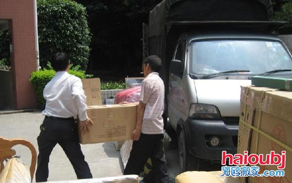 防偷防盜防搬家，正規(guī)搬家公司提醒您一定要注意生活細(xì)節(jié)，切勿被不法分子鉆了空子，搬家的時(shí)候一定要注意察言觀色，壞人隨處都存在，只是需要我們保護(hù)好自己。.jpg
